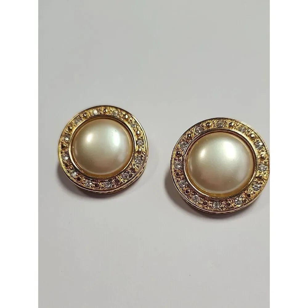 Beautiful Liz Claiborne Vintage Gold Tone Rhinestone Faux Pearl Clip Earrings